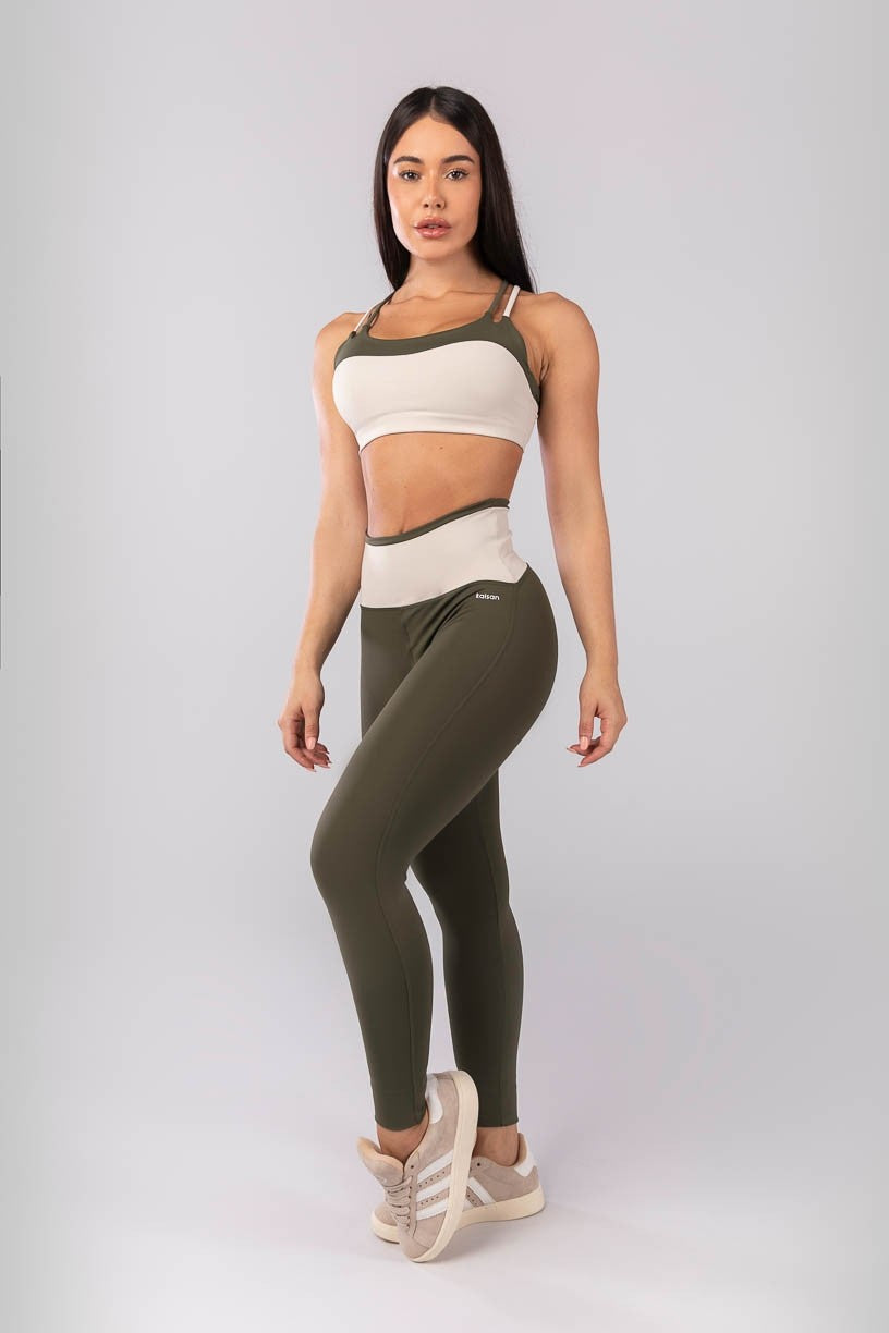 Calça Legging com Vira e Cós em V (Verde Militar / Bege) | Ref: K4124-A