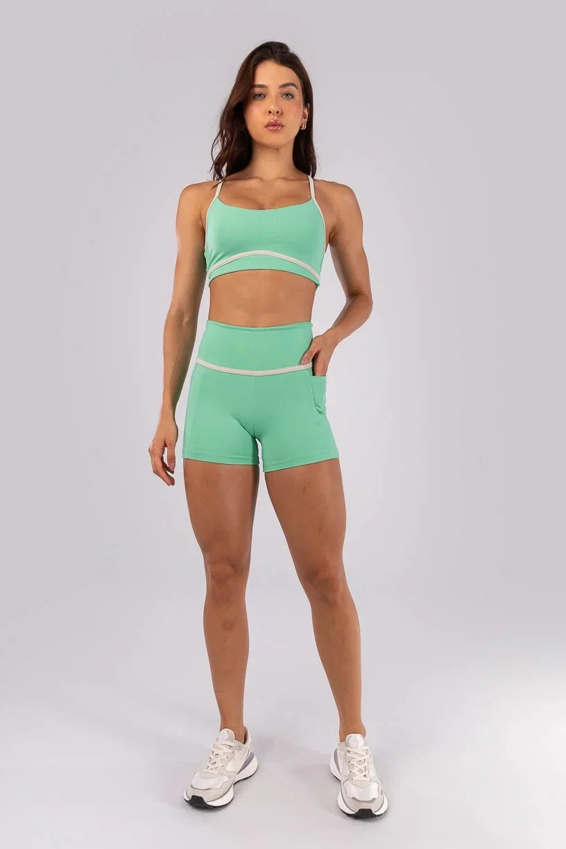 Short com Bolsos e Chapado no Cós (Verde Menta / Bege) | Ref: K4522-B