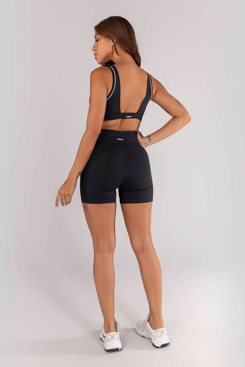 Top com Frente Transpassada e Detalhe Vivo no Viés (Preto / Vanilla) | Ref: K4617-A
