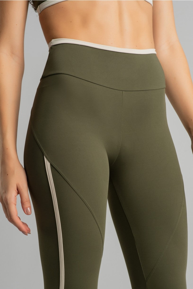 Calça Legging com Chapado e Vira (Militar / Off-White) | Ref: K4694-C