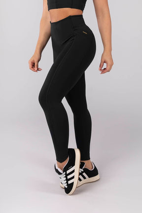Calça Legging com Coberturas (Preto) | Ref: K4103-B