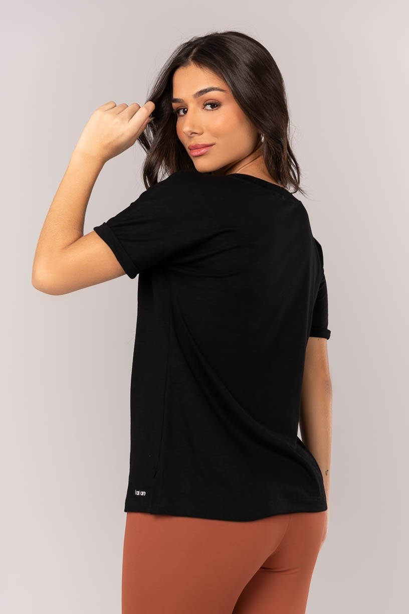Blusa com Dobra na Manga (Preto) | Ref: K4346-A