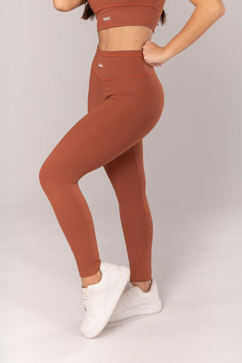 Calça Legging com Cobertura no Cós e na Vira (Marrom) | Ref: K4321-B