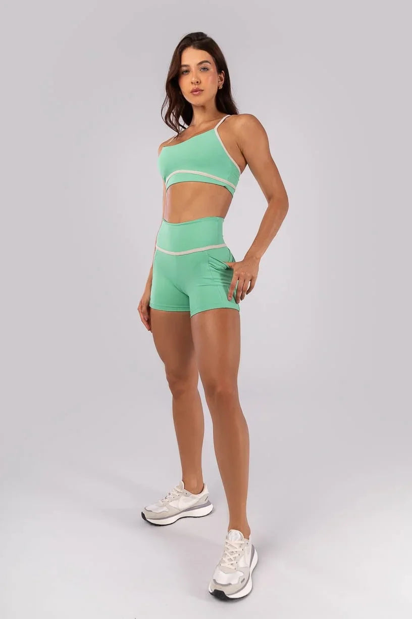 Short com Bolsos e Chapado no Cós (Verde Menta / Bege) | Ref: K4522-B