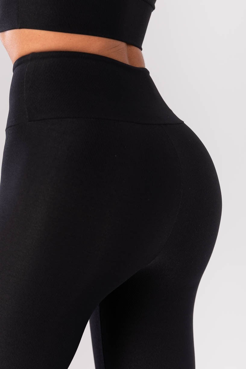 Calça Legging Básica Canelada (Preto) | Ref: K4190-A